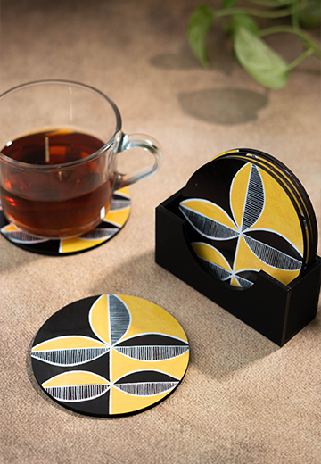 Black & Yellow Leaves